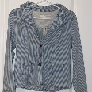 Stripped blazer with flowered cuffs